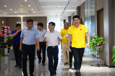 楊勇市長一行考察新柳伍集團，調研建設全國蝦-稻特色產(chǎn)業(yè)高質量發(fā)展示范基地